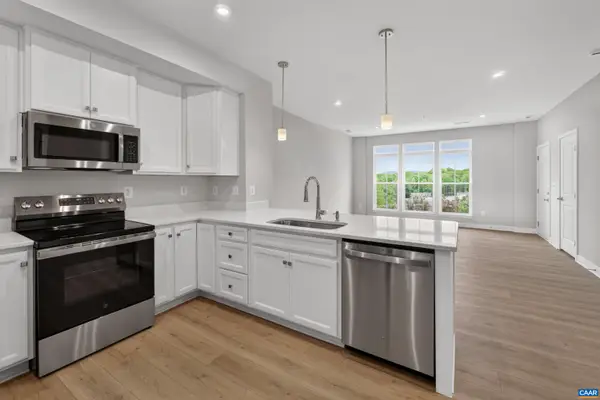 4074B Perseus Ln, Charlottesville, VA 22901