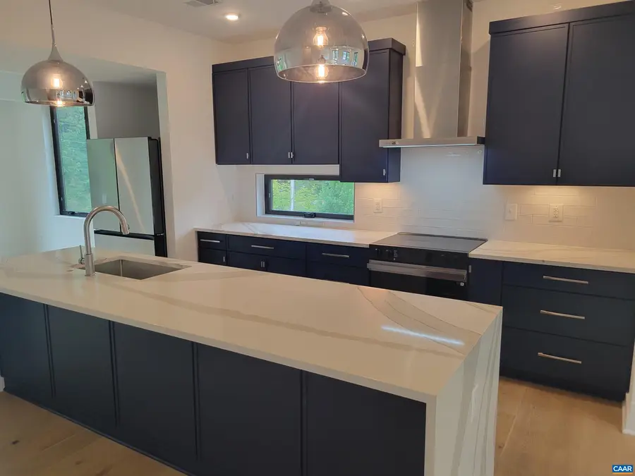 987 5th St Sw, Charlottesville, VA 22902 - #2
