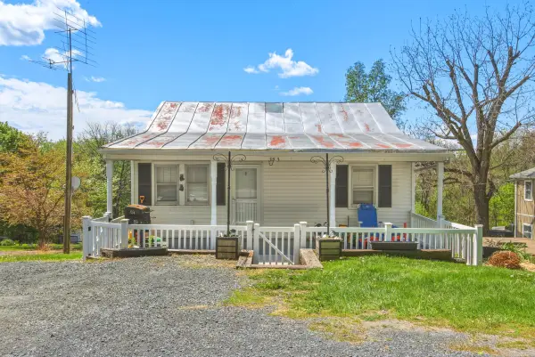 353 Turkey Knob Rd, Quicksburg, VA 22847