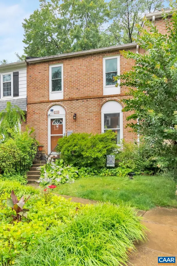 118 Scarborough Pl, Charlottesville, VA 22903