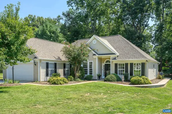1227 Raintree Dr, Charlottesville, VA 22901