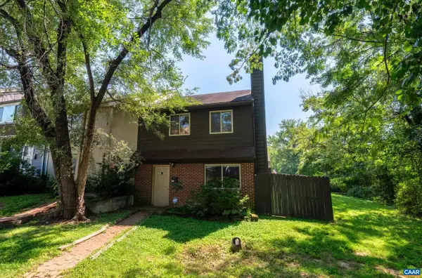 147 Woodlake Dr, Charlottesville, VA 22901