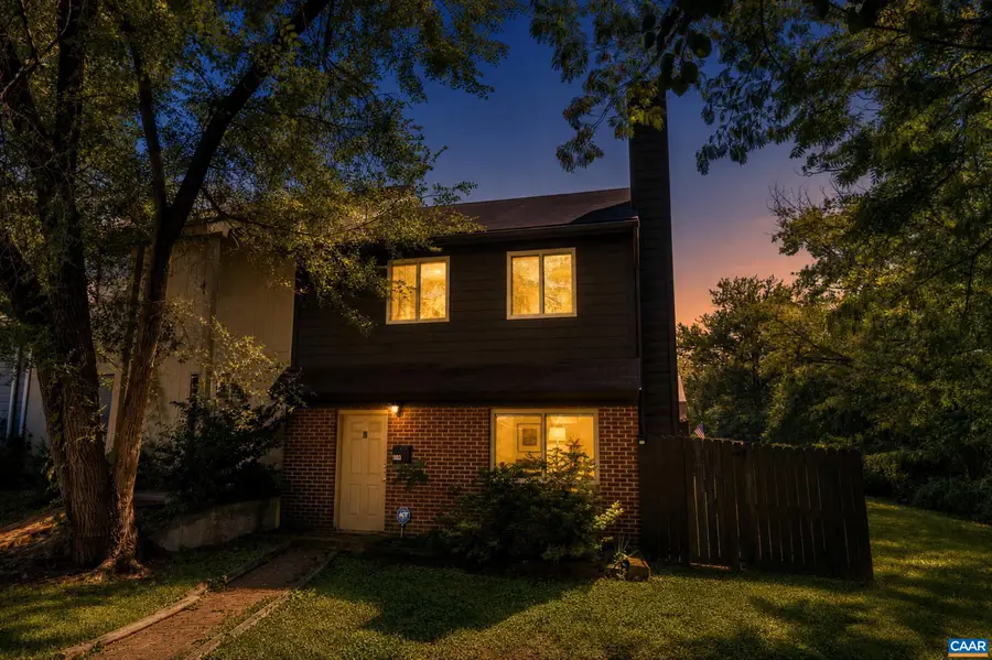 147 Woodlake Dr, Charlottesville, VA 22901 - #3
