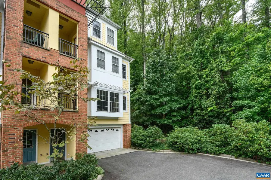 731 Cairn Heights Ct, Charlottesville, VA 22903 - #2