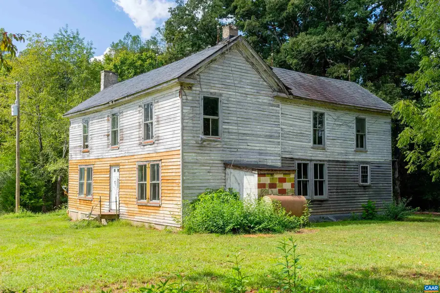 155 Roachs Ln, Dillwyn, VA 23936 - #2