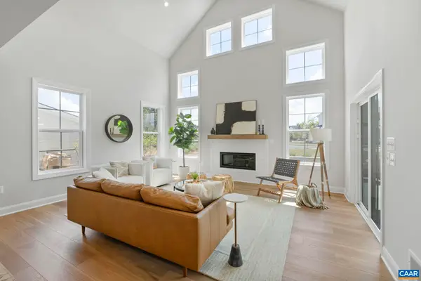 1262 Farrow Dr, Charlottesville, VA 22901