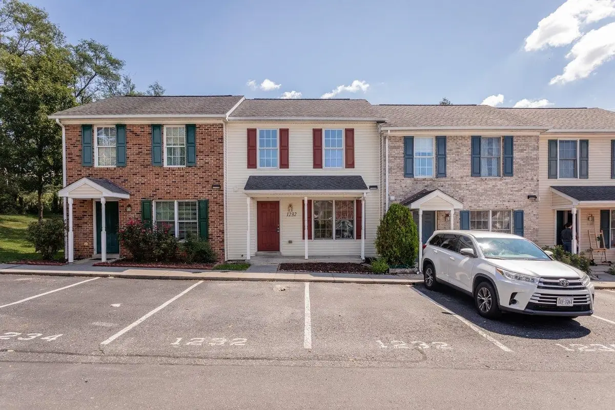 1232 Commercial Ct, Harrisonburg, VA 22802 - #1
