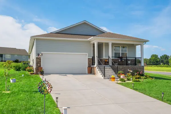 41 Autumn Bluff Dr, Weyers Cave, VA 24486