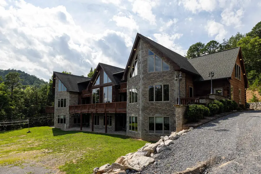3012 Massanutten Dr, McGaheysville, VA 22840 - #2