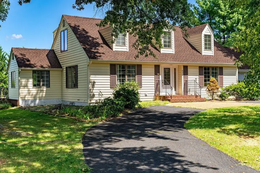 830 Sandtrap Ln, Harrisonburg, VA 22802 - #2