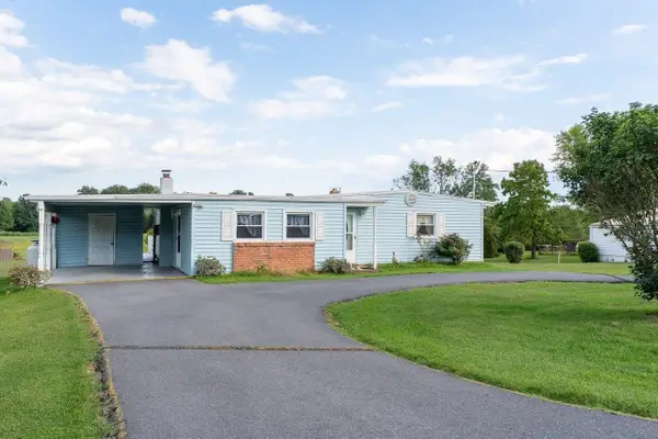 130 Stoneleigh Dr, Harrisonburg, VA 22801