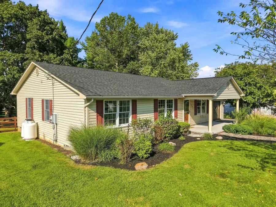 106 Copper St, Edinburg, VA 22824 - #3