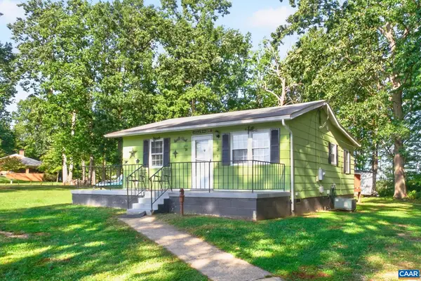 1360 Running Deer Dr, Keswick, VA 22947
