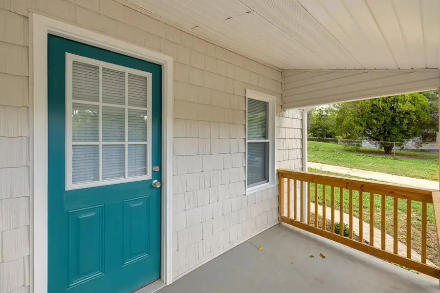 1808 Shenandoah Ave, Waynesboro, VA 22980 - #3