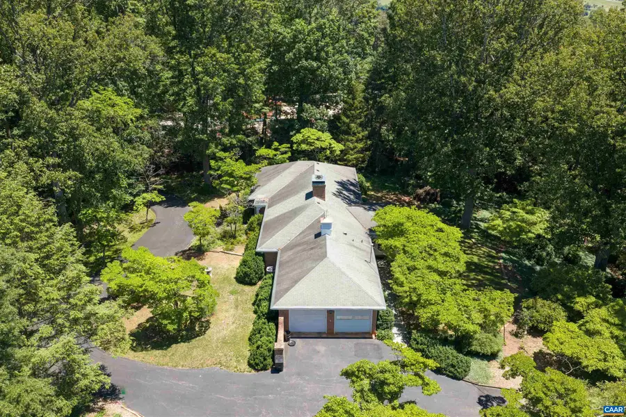 490 Oak Cir, Charlottesville, VA 22901 - #3