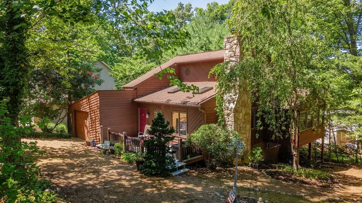 636 Flower Dr, McGaheysville, VA 22840 - #1
