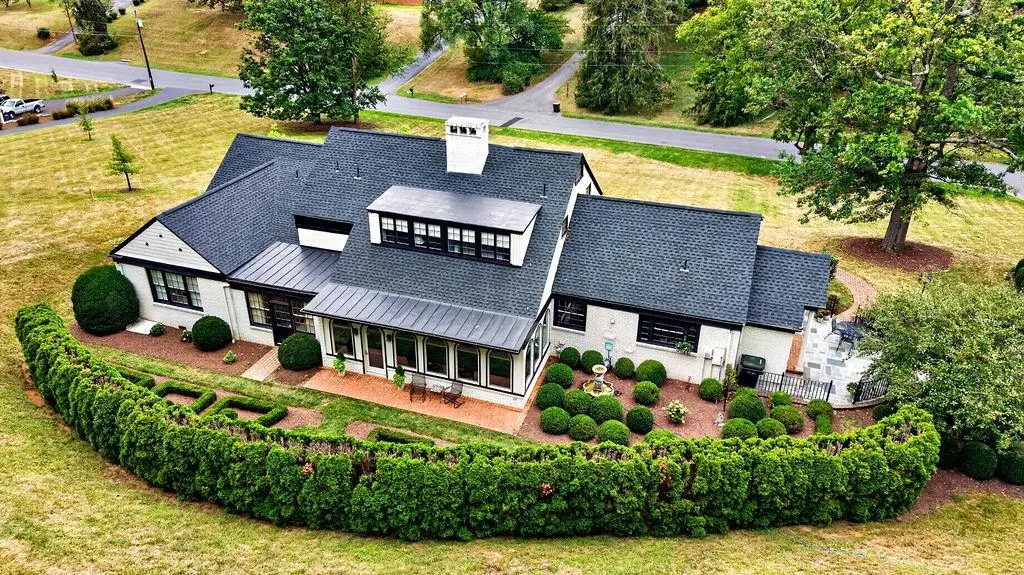 1431 Dogwood Rd, Staunton, VA 24401 - #1