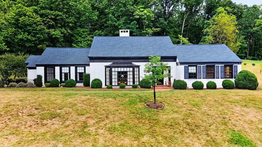 1431 Dogwood Rd, Staunton, VA 24401 - #2