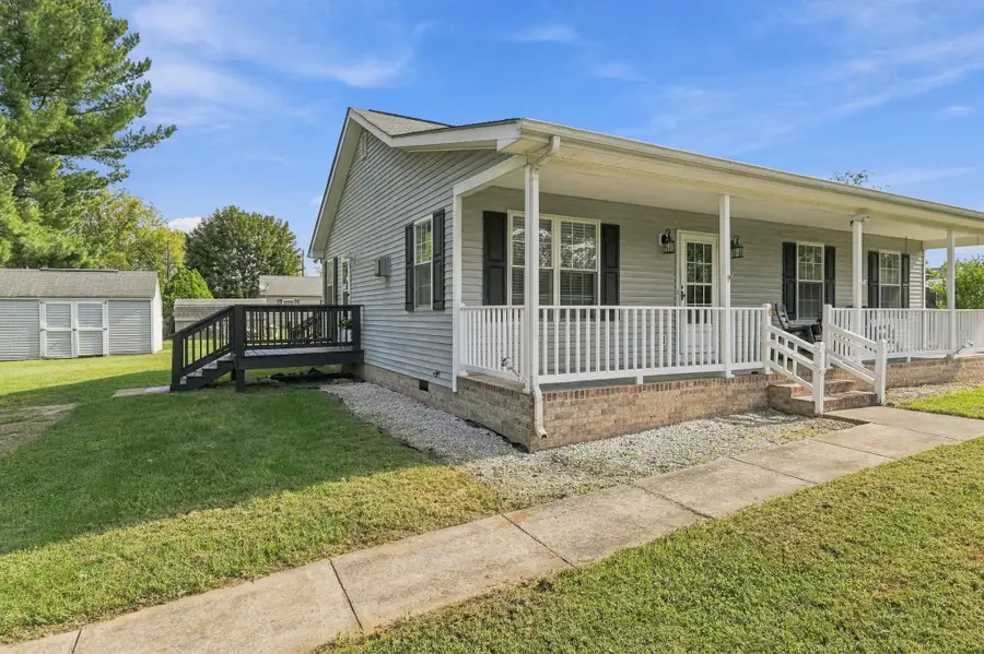 402 4th St, Grottoes, VA 24441 - #2