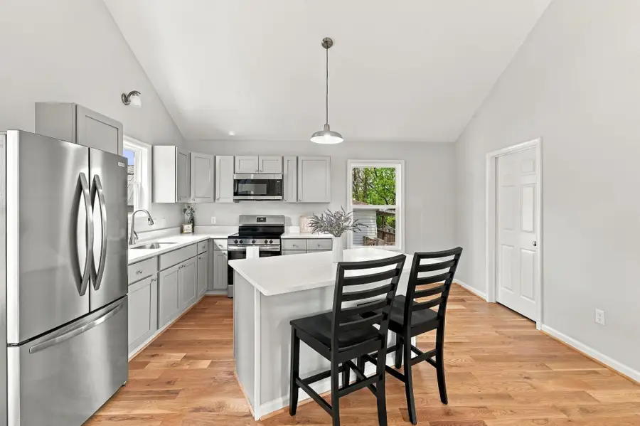 709 Mineola St, Staunton, VA 24401 - #3