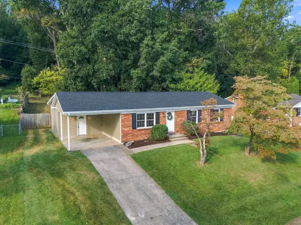 661 Gloria Pl, Staunton, VA 24401