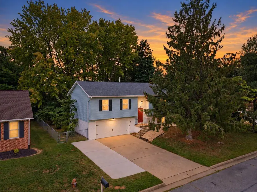 525 Edwardian Ln, Waynesboro, VA 22980 - #2