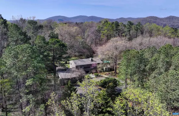 23 Old Farm Rd, Charlottesville, VA 22903