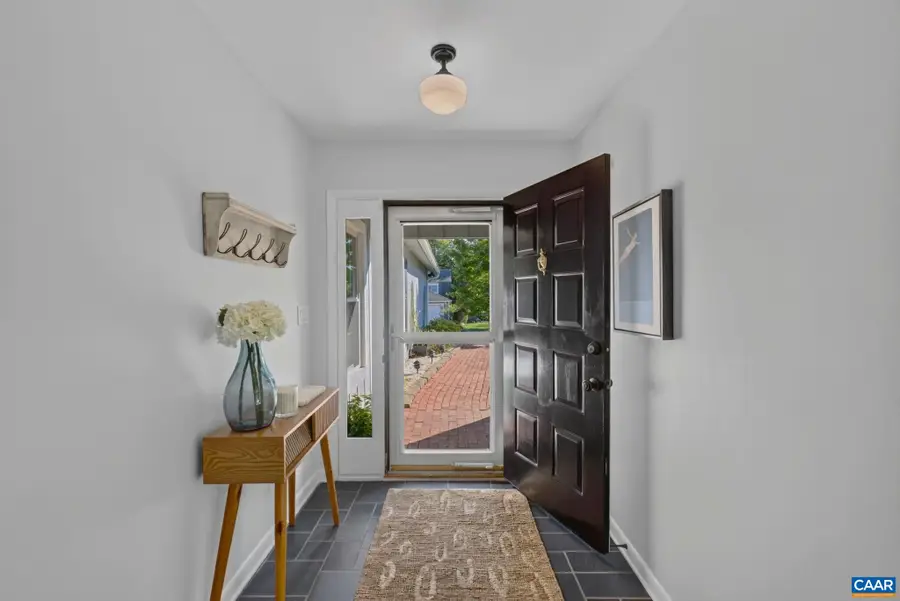 262 Lakeview Dr, Charlottesville, VA 22901 - #3