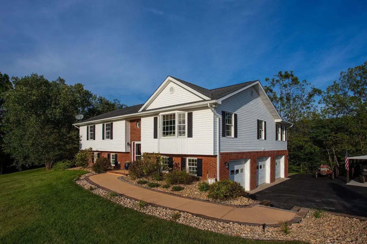 215 Green Hills Ln, New Market, VA 22844 - #1