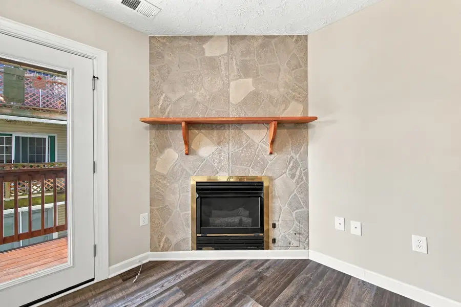 1290 Ox Rd, Woodstock, VA 22664 - #3