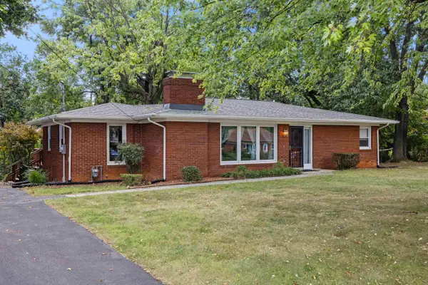 119 Greenwood Rd, Staunton, VA 24401