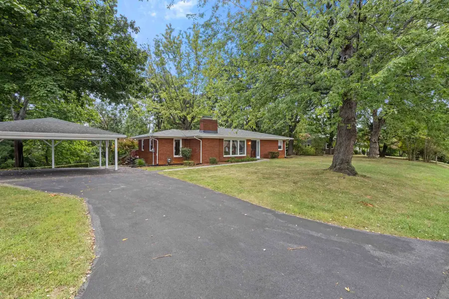 119 Greenwood Rd, Staunton, VA 24401 - #3