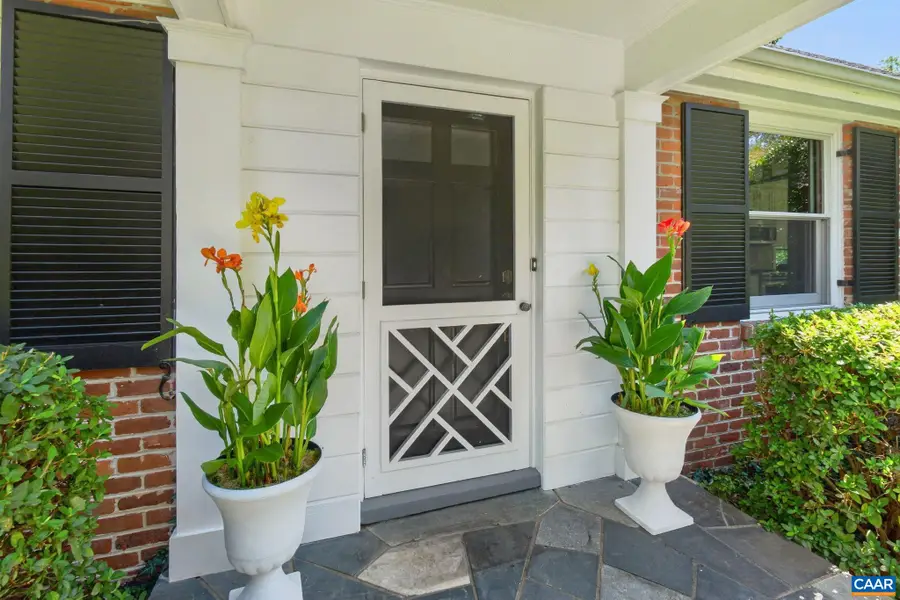 104 Buckingham Rd, Charlottesville, VA 22903 - #3