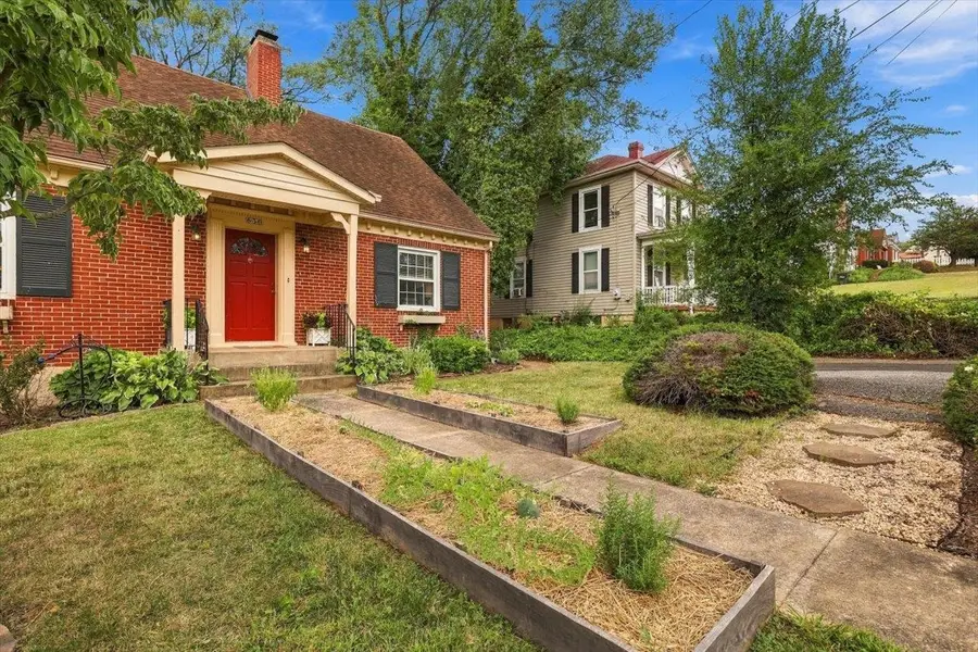 630 Parkview Ave, Staunton, VA 24401 - #3