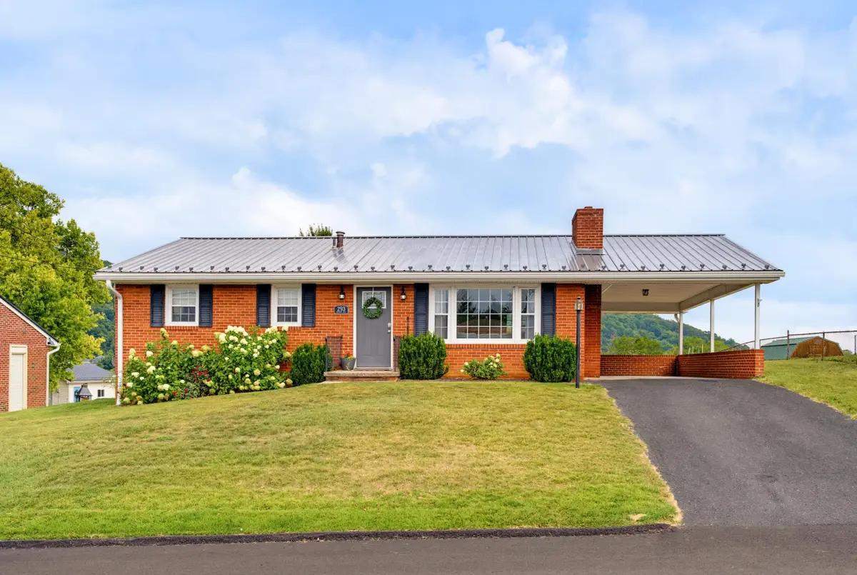 293 Grandon Rd, Staunton, VA 24401 - #1