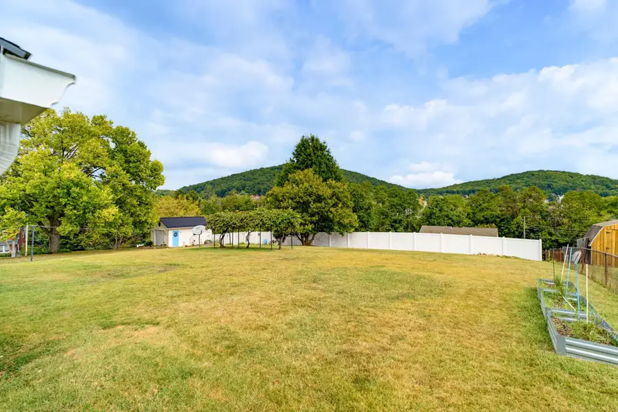 293 Grandon Rd, Staunton, VA 24401 - #2