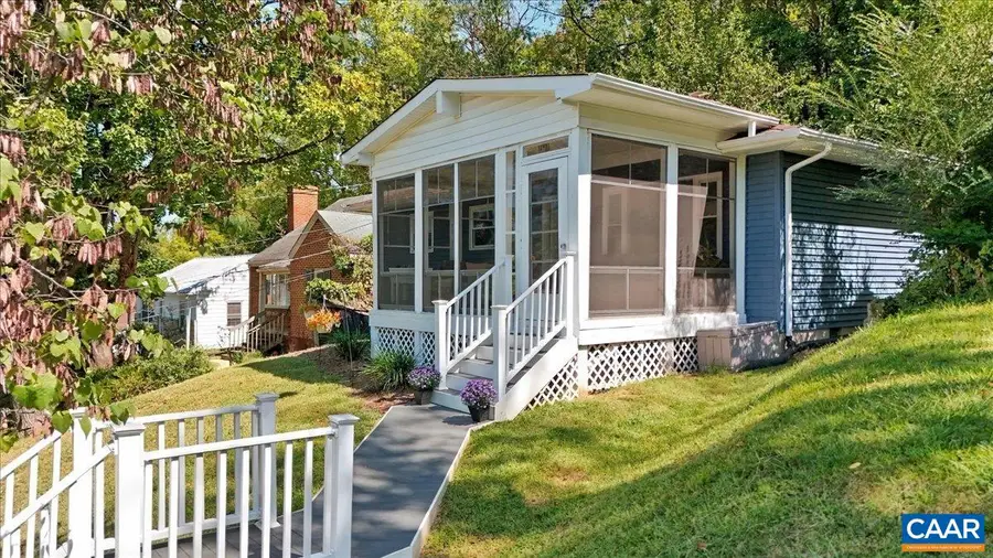 425 Albemarle Ave, Staunton, VA 24401 - #2