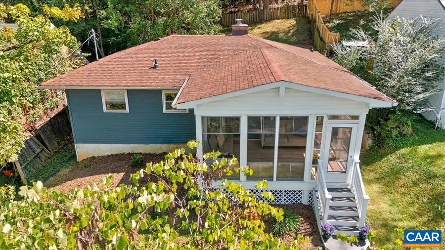 425 Albemarle Ave, Staunton, VA 24401 - #3