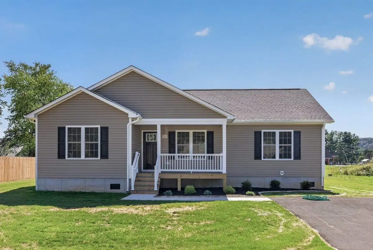 101 8th St, Grottoes, VA 24441 - #1