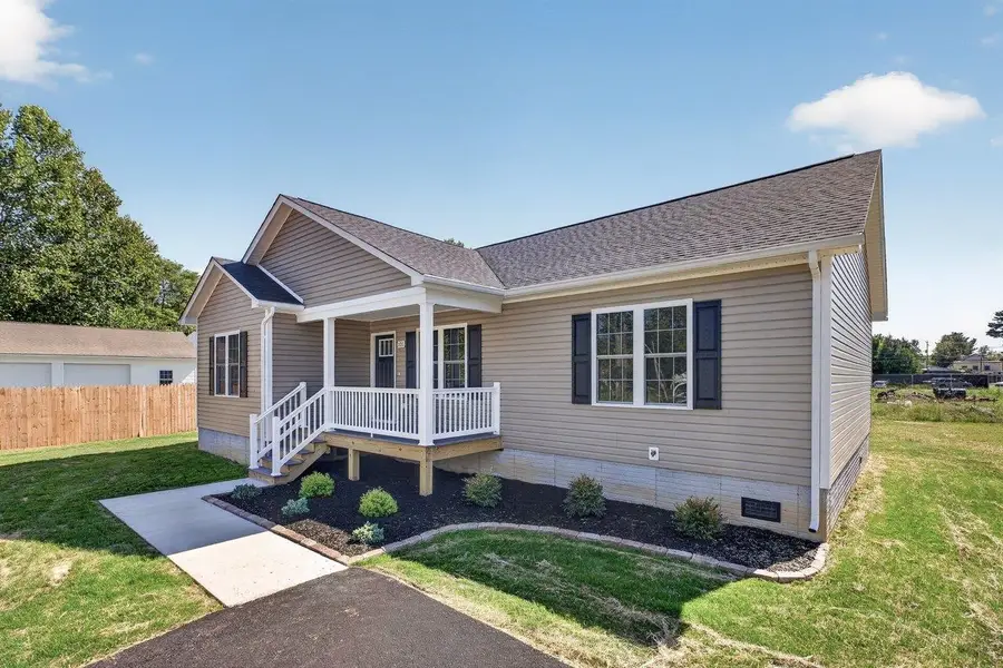 101 8th St, Grottoes, VA 24441 - #2