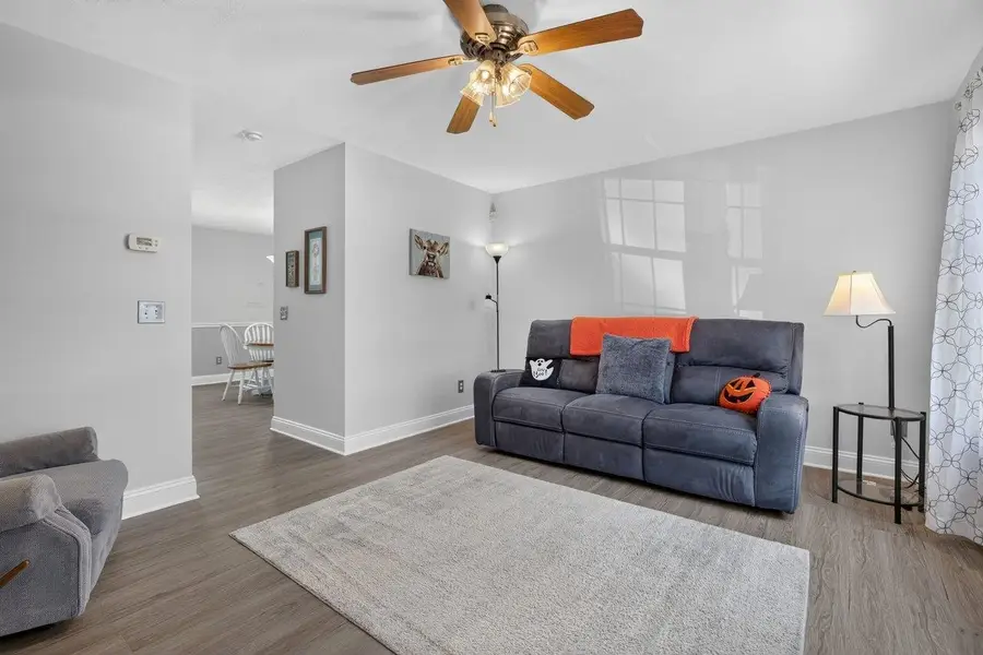 105 C 13th St, Grottoes, VA 24441 - #2