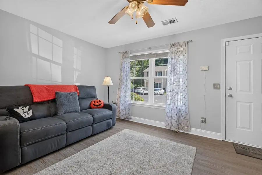 105 C 13th St, Grottoes, VA 24441 - #3