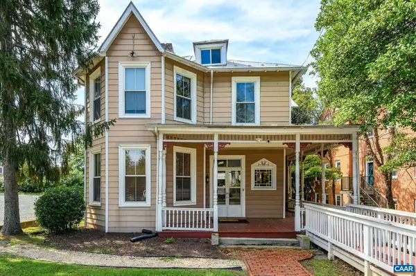922 Jefferson St E, Charlottesville, VA 22902
