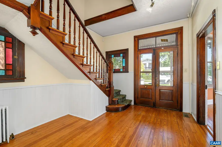 922 Jefferson St E, Charlottesville, VA 22902 - #2