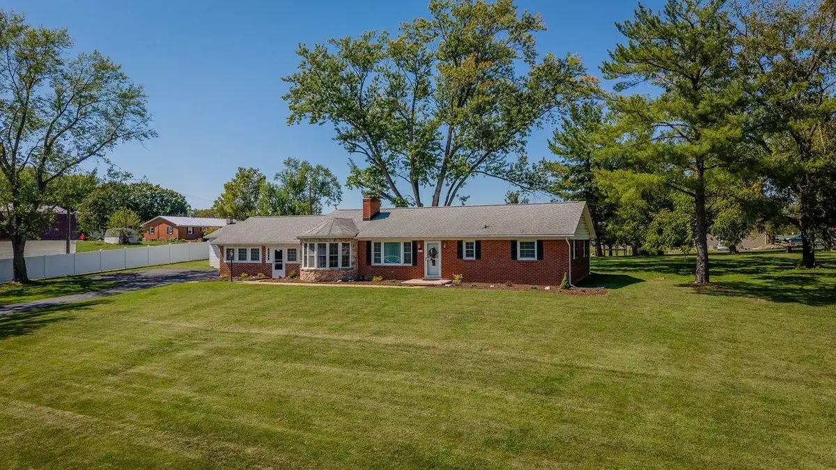 2325 Maple Dr, Central, VA 22801 - #1