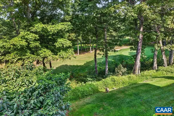 2050 Stone Ridge Condos, Roseland, VA 22967