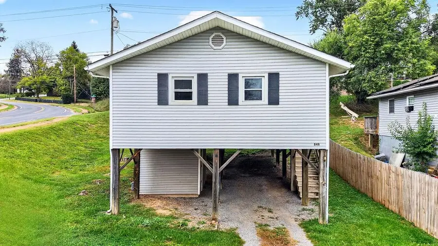 848 Fairfax Ave, Waynesboro, VA 22980 - #2