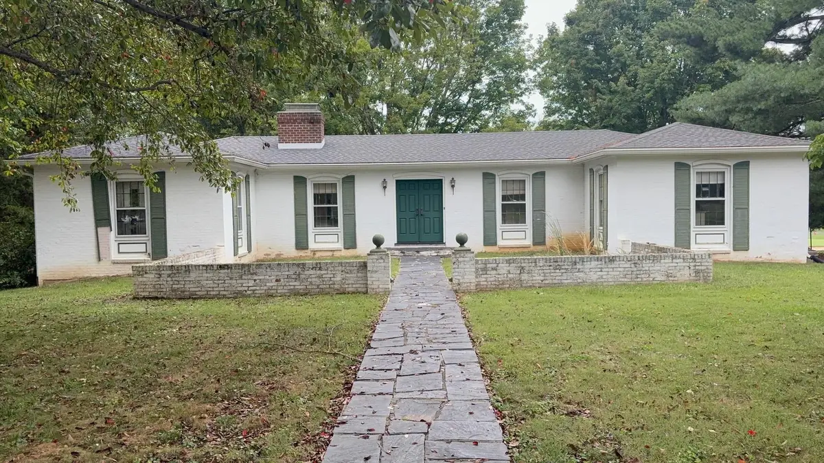 1249 Nova Dr, Waynesboro, VA 22980 - #1