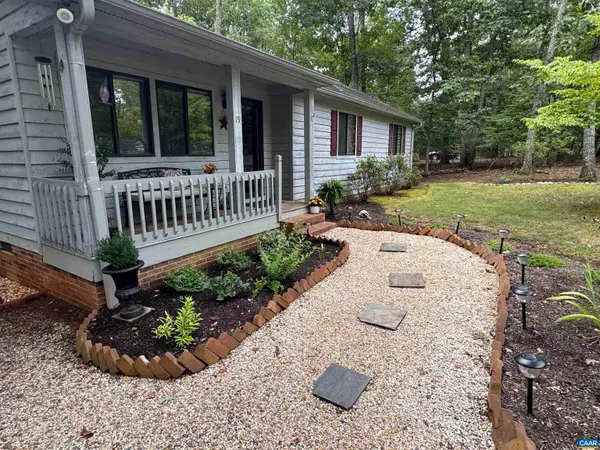 19 N Bearwood Dr, Palmyra, VA 22963