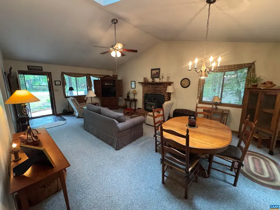 19 N Bearwood Dr, Palmyra, VA 22963 - #3